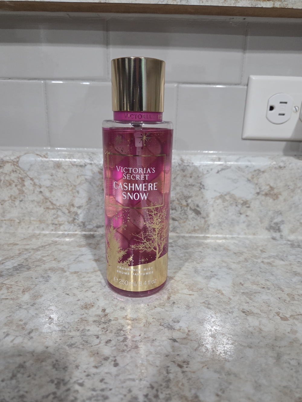 Victoria's Secret Cashmere Snow Fragrance Mist